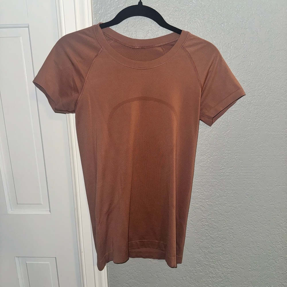 Lulu lemon short sleeve swifly tech